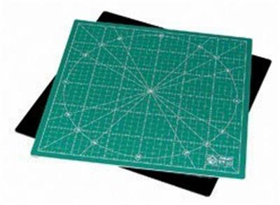 Plaque de coupe PVC rotative 360° Olfa, 30x30cm, graduée en cm
