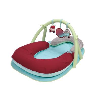 Tapis d'éveil 3 en 1 évolutif en coussin d'allaitement