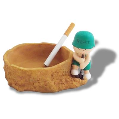 Petit soldat et son bunker de terre cendrier