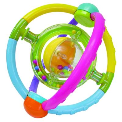 Hochet balle multicolore. En plastique bi matière