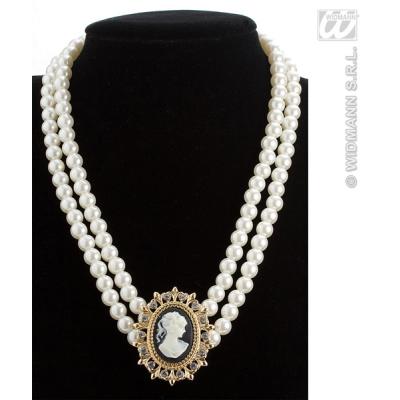 Collier de perles avec camée