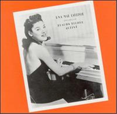 UNA MAE CARLISLE 1942-44