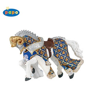 Cheval du maître des armes cimier bélier