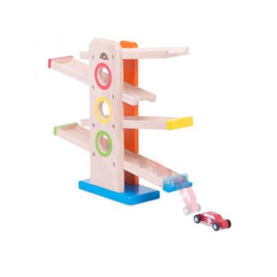 Premier toboggan Glissière voitures
