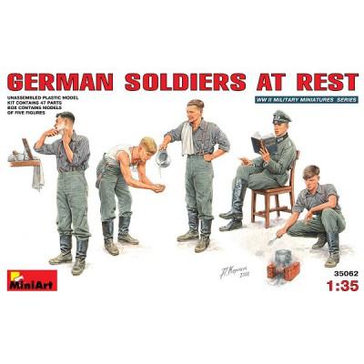 Mini Art - Soldats allemands au repos 1941/1944