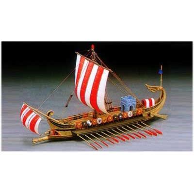 Maquette bateau : navire de guerre romain 50 av. jc academy