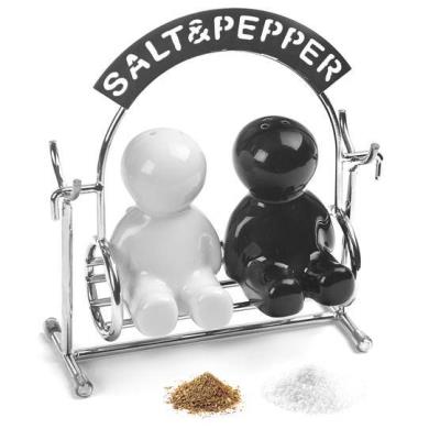 Salière et poivrière en Céramique Couple sur balançoire 11,3x5x13cm