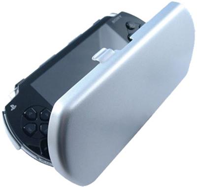 Etui en métal au format poche pour la PSP