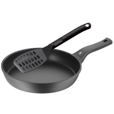 wmf 0576289990 poêle de haute qualité avec revêtement permadur et spatule 28 cm
