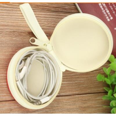 Porte monnaie ou range petit câble en matière rigide motifi fantaisie England 2