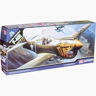 Maquette avion : p-40e warhawk academy