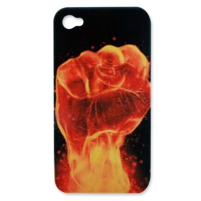 Protection iphone 4 fond noir et poing en feu