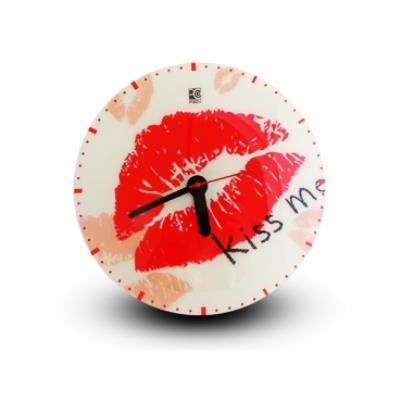 Horloge design avec inscription kiss me deco maison design insolite