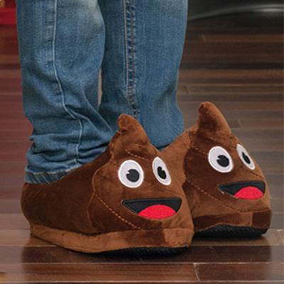 Chaussons en forme d'émoticône crotte pointure 41-42