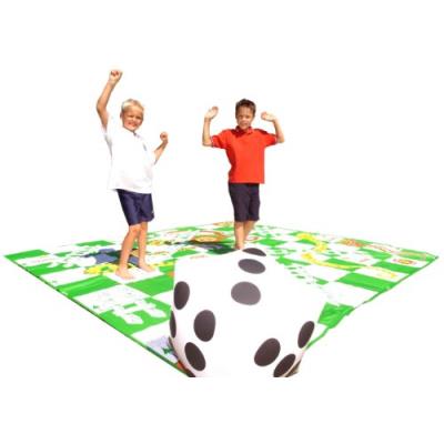 Garden Games Ltd - Jeu de l'échelle géant - Snakes and Ladders - 3 x 3 m, plateau en PVC et dé gonflable - Langue : anglais