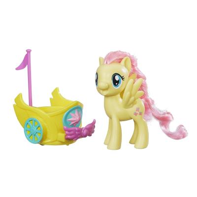 Figurine My Little Pony avec véhicule royal tournant : Fluttershy Hasbro