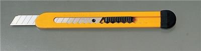 Cutter Olfa lame 9mm spc1 corps ABS avec clip embout casse-lame