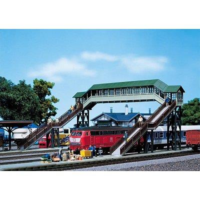 Faller 120198 H0 Überdachte Fußgängerbrücke