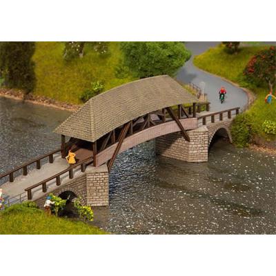 Vieux pont en bois