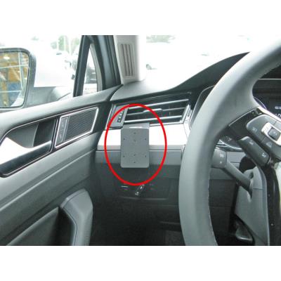 805070 - Fixation Brodit Proclip - Volkswagen - Passat - 2015 - 2015