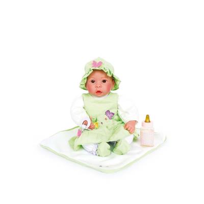 Poupée en tissu Marlène avec accessoires