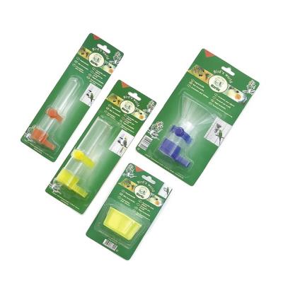 Comparer les prix de Distributeur de nourriture et d'eau en plastique karlie pour oiseaux bleu contenance 100 ml