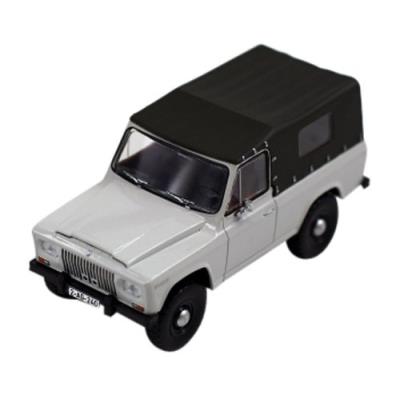 Ist models - ist182 - véhicule miniature - modèle à léchelle - aro 240 - 1972 - echelle 1 43