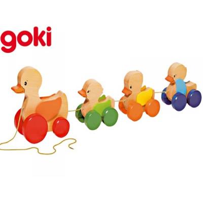 Goki - Famille canard en bois à tirer