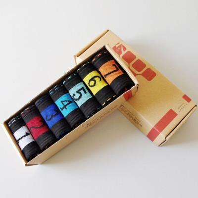 7 paires chaussettes correspondant aux 7 jours de la semaine blanc