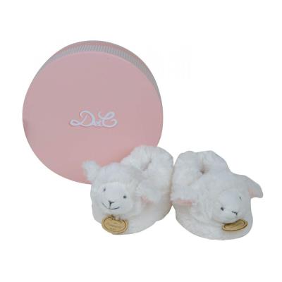 DOUDOU ET COMPAGNIE - DC2425 - AGNEAU CHAUSSONS AVEC HOCHET - ROSE