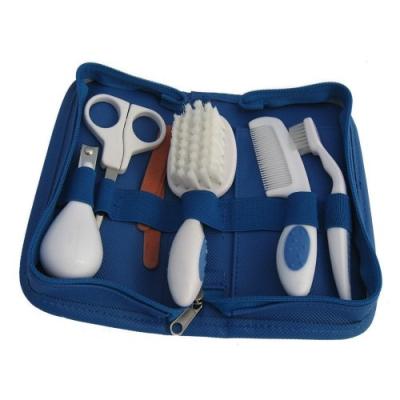 reer - kit de toilettes bébé - 10 accessoires dans etui bleu