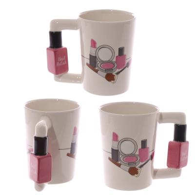 Mug avec anse en forme de vernis à ongles