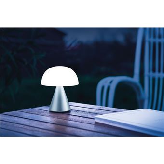 Medium portable LED lamp - Cool or warm white light +7 colors - Push activation light - Dimmer - Water resistant IPX4 - Battery life: up to 24h (tested at 75% brightness, 22C ambient indoor temperature) - Charging time: 2h