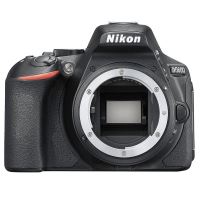 Appareil photo reflex Nikon D5600 nu noir