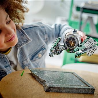 LEGO® Star Wars 75360 Le chasseur Jedi de Yoda