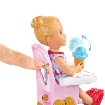 Coffret Barbie Babysitter heure du repas Modèle aléatoire