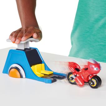 Playset Tomy Ricky Zoom vitesse et cascades