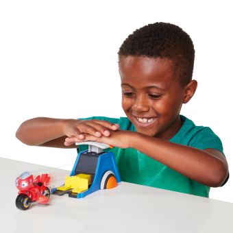 Playset Tomy Ricky Zoom vitesse et cascades