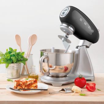 Robot pâtissier Smeg PACK EXCLUSIF SMF02SVEU + BOUTEILLE EN TRITAN À