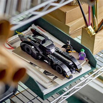 LEGO® DC Super Heroes 76224 La Batmobile Poursuite entre Batman et le Joker