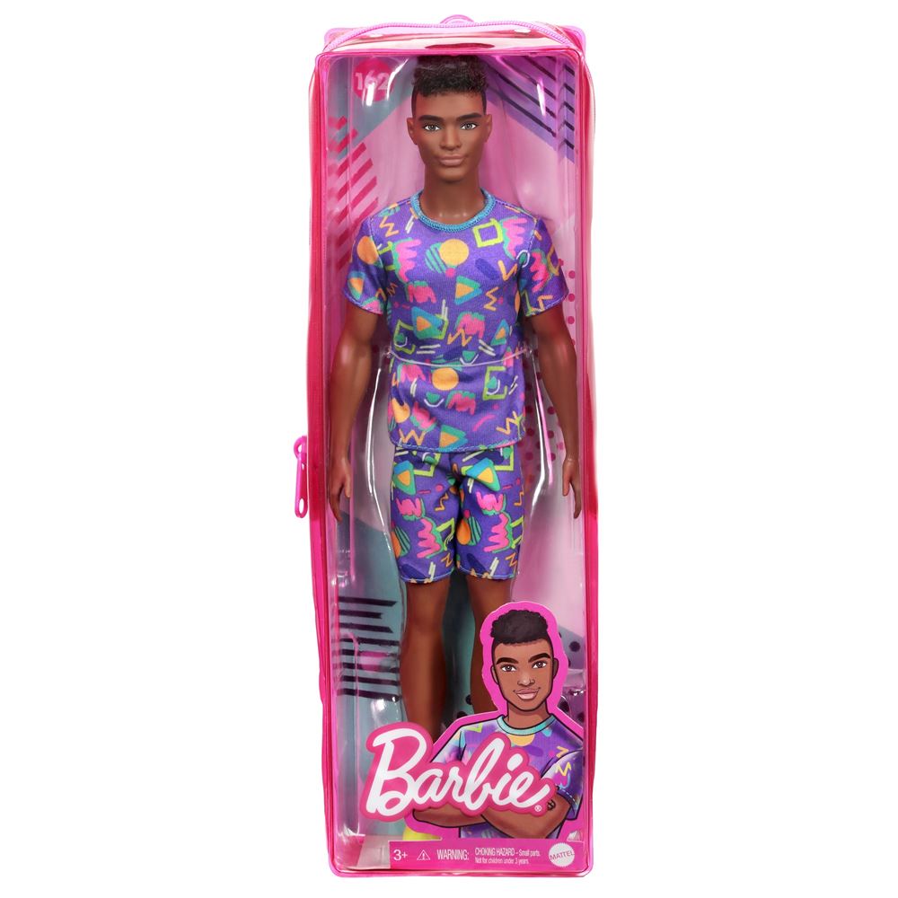 HBV23 Poupée Ken Fashionistas n° 183 Cadeau dès 3 ans Tenue avec T-Shirt Camouflage Short Fluo Baskets Argentées Emballage Réutilisable Barbie 