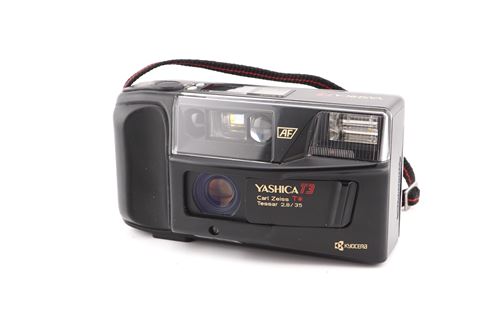 Appareil photo argentique Yashica T3