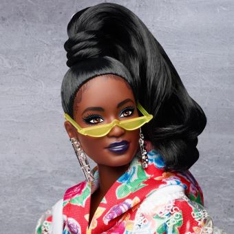 Poupée Barbie Fashionistas : pantalon à fleurs, cheveux noirs