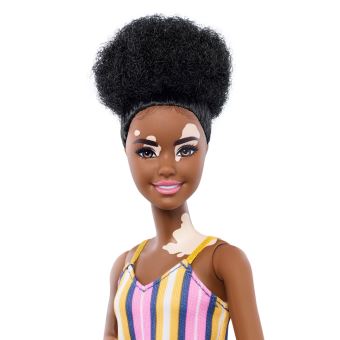 Poupée Barbie Fashionistas avec robe longue rayée Modèle aléatoire