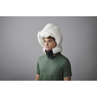 fahrradhelm mit windschutz Fahrradhelm mit Sicherheitsassistenten, Headset, Blinker & SOS System   Nordwest Shop