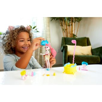 Coffret Mini Poupée Enchantimals Le Bain de Petya Truie