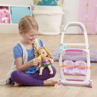 Poupon et sa poussette Littles Baby Alive Modèle aléatoire