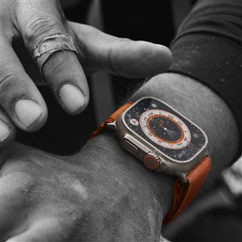 Apple Watch Ultra + Cellular, boîtier Titane 49mm avec Boucle Alpine Orange Taille L