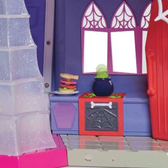 Playset Giochi Preziosi Auberge à cauchemars avec 2 figurines