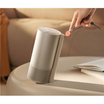 Le MoGo 3 Pro est un videoprojecteur portable qui allie compacite et performance. Il offre des videos Full HD, une luminosite de 450 lumens, et un support reglable integre. Le pied de sol contient une batterie qui offre jusqu''a 2h30 d''autonomie.